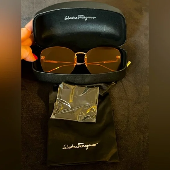 Salvatore Ferragamo | Accessories | Salvatore Ferragamo Pink  display picture 2
